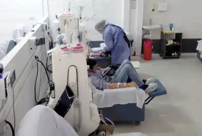 Cuarta vez en el año: suspenden las diálisis y los pacientes quedan atrapados en el medio