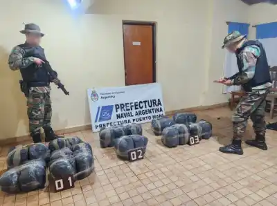 Prefectura rastrilló el arroyo Capuita y encontró algo que nadie esperaba