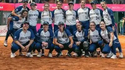Paraná vivió una tarde histórica: Argentina remontó y se subió al podio en el sóftbol femenino