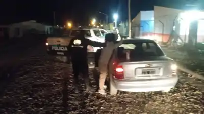 Dejó el auto con las llaves puestas y cuando entró a su casa pasó lo que menos esperaba