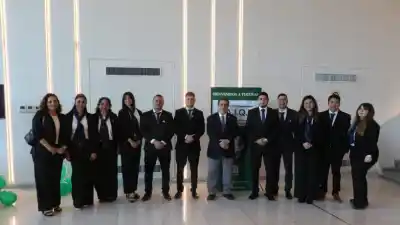 Se sentaron a estudiar un sábado, pero lo que se vio en el Teatro Belgrano no fue una clase más