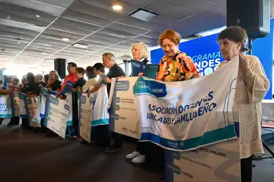 Los jubilados se fueron con un millón bajo el brazo y mucho más: el detalle que nadie esperaba