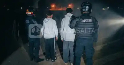 Huyeron de la Policía con un \"chumbo\" falso: lo que encontraron en el operativo