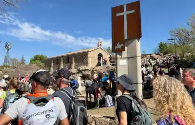 El Cura Gaucho convocó a 40 mil fieles en Traslasierra: la historia detrás del récord