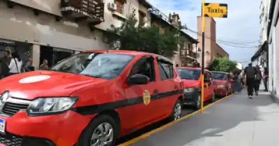 Los taxistas de Salta van por un 30% de aumento y evalúan una modalidad que cambia el viaje