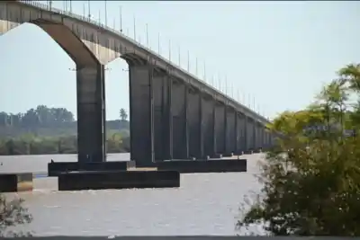 Lo que escondía debajo del tapizado de la camioneta que frenaron en el Puente San Martín