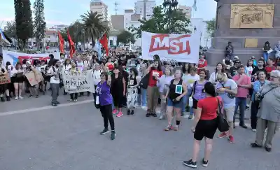 Miles marcharon en Santa Rosa contra Milei: la bronca que ya no se calla