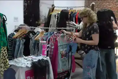 Con $15.000 y marcas originales, la feria que hace revivir la ropa en Paraná: el detalle que sorprende a todos