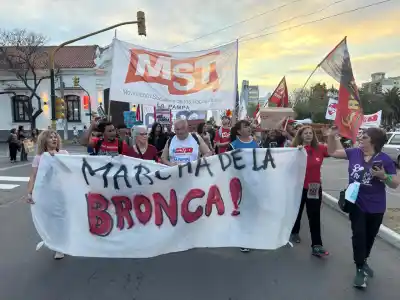 La bronca salió a la calle en Santa Rosa y dejó un pedido que incomoda a propios y ajenos