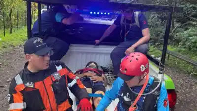Un hombre quedó atrapado en Aguas Chiquitas y tuvieron que bajarlo con cuerdas