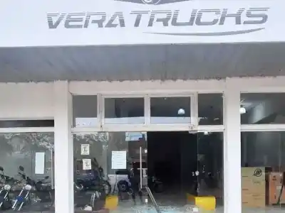 Rompieron la puerta del depósito de Vera Motos y se llevaron un botín que llamó la atención de la Policía