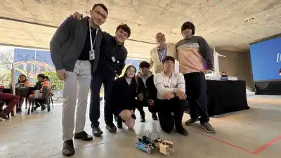 Alumnos correntinos armaron un robot con cartón y palitos de helado: nadie esperaba lo que logró