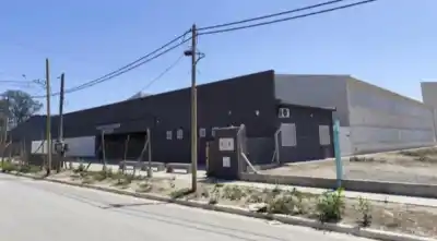 La Tesla tiene edificio nuevo hace dos años, pero los alumnos siguen esperando algo clave