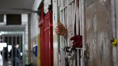 Un detenido en la Comisaría 7 terminó golpeado y ahora dos policías están tras las rejas