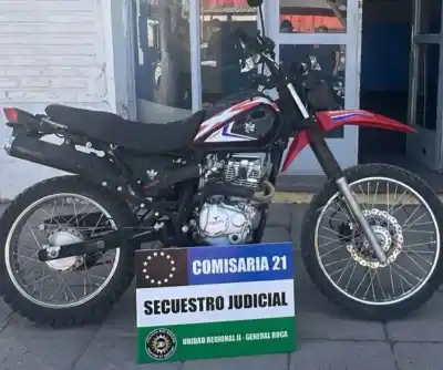 Tres operativos en simultáneo en el Alto Valle: lo que apareció en las motos dejó a dos jóvenes complicados
