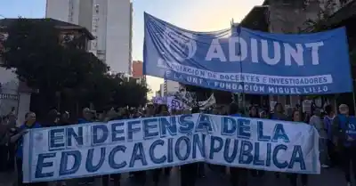 Docentes de la UNT paran otra vez y ya se habla de una medida sin fecha de regreso