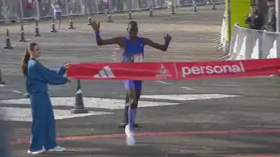 La Maratón de Buenos Aires tiene nuevo dueño: el keniano que no dio respiro y el mendocino que hizo historia