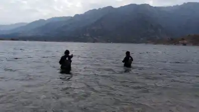 Algo se mueve en el arroyo que alimenta al dique Piscu Yaco y nadie lo puede frenar