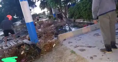 El Zonda tapó un canal y el agua se metió en las casas de Villa Municipal