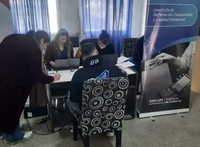 Recorrieron los comercios de La Toma y se toparon con un detalle que se repite en casi todos