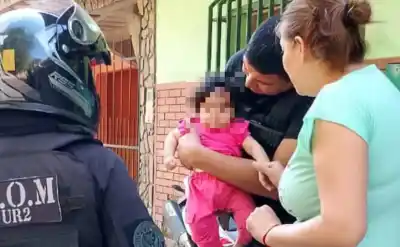 Una bebé dejó de respirar mientras comía: la reacción policial que cambió todo en San Pedro