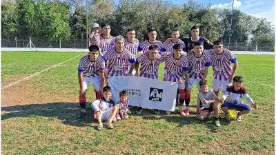 El ascenso liguista tiene dos punteros: uno ganó con lo justo y el otro no perdonó en Santo Tomé