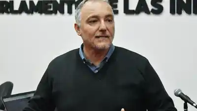 Deben la tarjeta, piden plata para comer y caen en una trampa de intereses que no frena