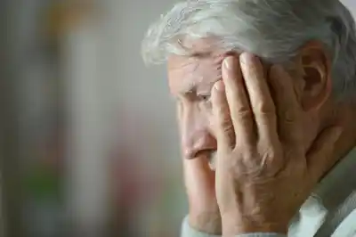 No es el nombre que olvidó: la señal que los neurólogos piden no ignorar