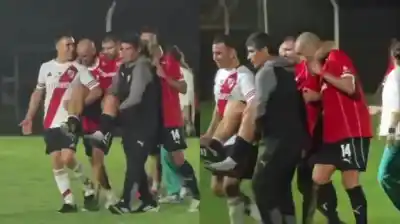 ¿Qué pasó con el Kun en pleno partido? La imagen que sorprendió a todos