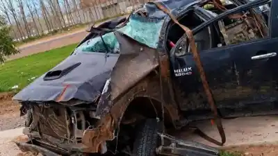 Iban en la Hilux por la Ruta 6 y el viaje terminó de la peor manera: dos no volvieron