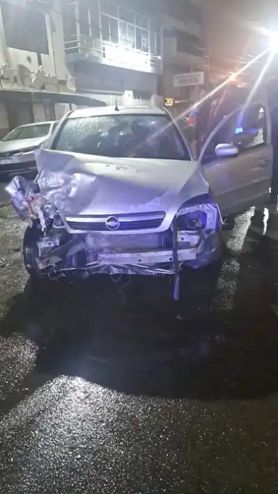 Iba a toda velocidad por Comodoro: lo que encontraron cuando frenó el auto