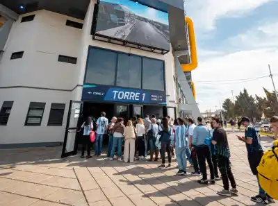 El Ruca Che estrenó Tribuna Segura y tres personas no pudieron entrar: quiénes quedaron en la mira