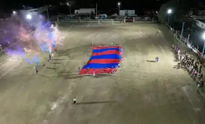 Santa Isabel: el club que soñaba con iluminar su cancha y lo logró en su noche más especial