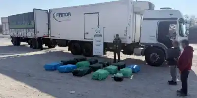 Un control de rutina en Tucumán terminó con un hallazgo inesperado dentro de la cabina de un camión
