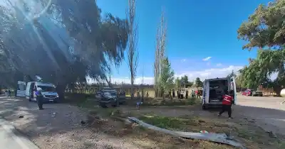 Chocaron en la Ruta 143 y la peor parte se la llevó el auto: quiénes iban adentro