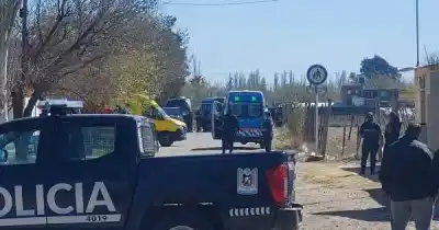 Un adolescente entró a su escuela con un arma y lo que sucedió después dejó a una comunidad en shock