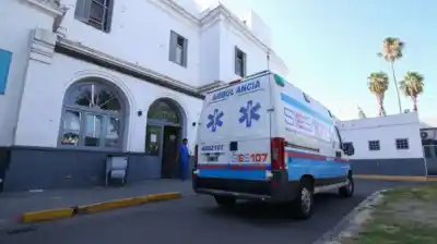 Una pelea familiar en Rosario terminó con un joven de 21 años apuñalado: hay una detenida