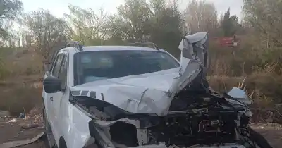 Bowen: dos camionetas chocaron en plena Ruta 188 y el operativo sigue en el lugar