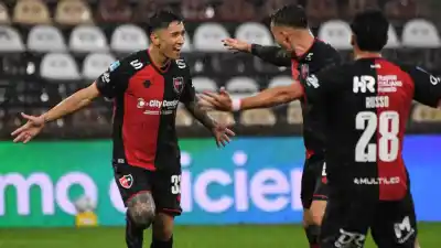 Newell's la pasó mal en Vicente López, pero un héroe inesperado le salvó las papas