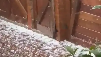 El granizo cayó casi en seco en el interior de Córdoba y el SMN no baja la guardia