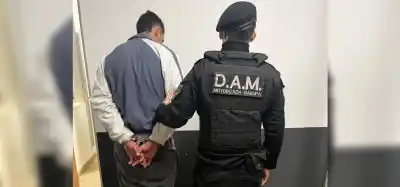 Garupá: atacó a su pareja y después la emprendió contra un vecino que salía a trabajar