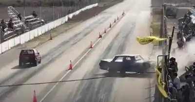 Un auto se metió en la tribuna de las Picadas de Lavalle: hay cuatro heridos