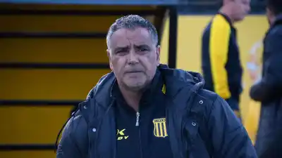 Mitre se queda sin DT y mueve el tablero: quién toma el mando