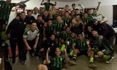 Defensores lo empató sobre la hora y desató una clasificación que ya es histórica