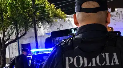 Discutieron en la cancha del barrio Balut y terminó con un detenido inesperado