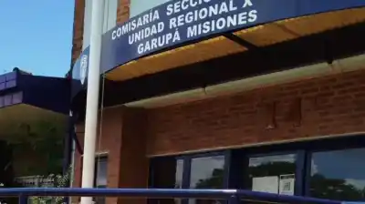 El detenido que esperaba juicio por atacar a su esposa apareció sin vida dentro de la comisaría