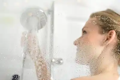 ¿Mañana o noche? El momento de la ducha que cambia todo