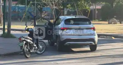 Choque entre una moto y un auto cerca de la Terminal: lo que se sabe hasta ahora