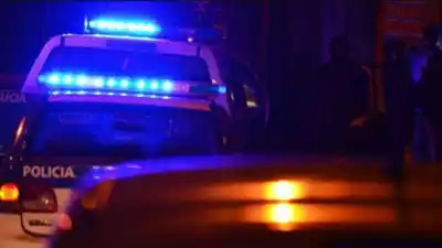 Le puso un cuchillo en el cuello y escapó: la Policía no logra encontrarlo