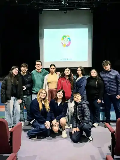 Dos proyectos piquenses quedaron entre los 15 finalistas de Aprender a Gobernar: uno transforma el aire de la ciudad